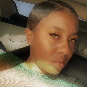 Meet your Posher, Crystal